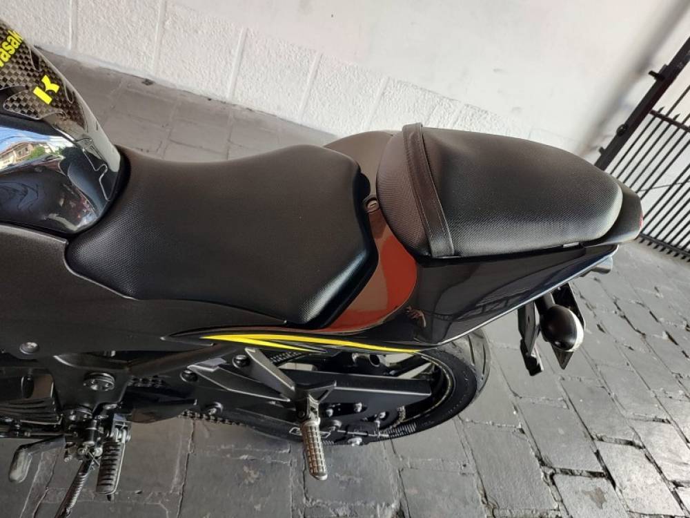 KAWASAKI - NINJA 250R - 2012/2012 - Preta - R$ 16.000,00