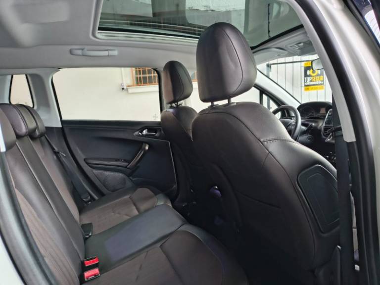 PEUGEOT - 2008 - 2017/2017 - Branca - R$ 54.900,00