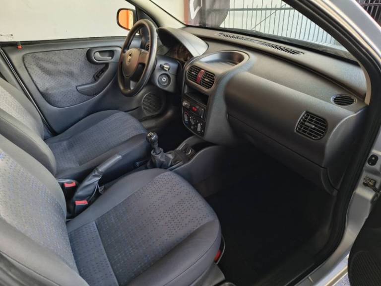 CHEVROLET - CORSA - 2008/2008 - Prata - R$ 23.900,00