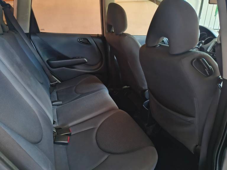 HONDA - FIT - 2004/2005 - Prata - R$ 26.900,00