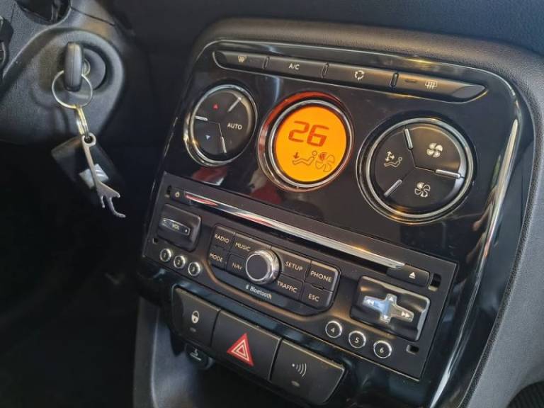CITROËN - C3 - 2012/2012 - Prata - R$ 36.900,00
