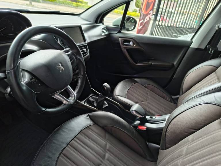 PEUGEOT - 2008 - 2017/2017 - Branca - R$ 54.900,00