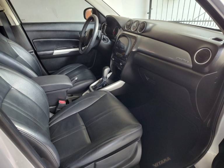 SUZUKI - VITARA - 2017/2018 - Prata - R$ 84.900,00