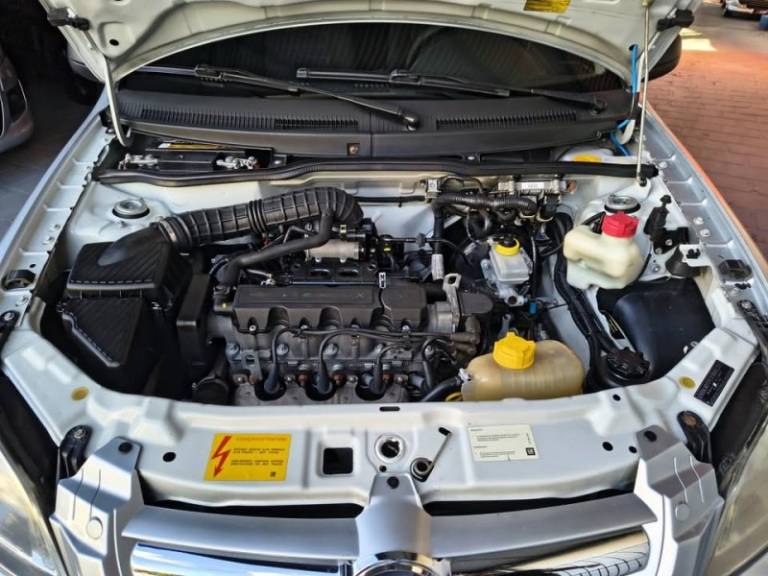 CHEVROLET - PRISMA - 2011/2011 - Prata - R$ 27.900,00