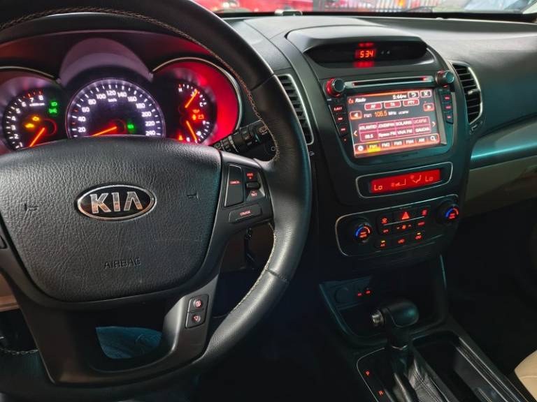 KIA MOTORS - SORENTO - 2014/2014 - Verde - R$ 67.900,00