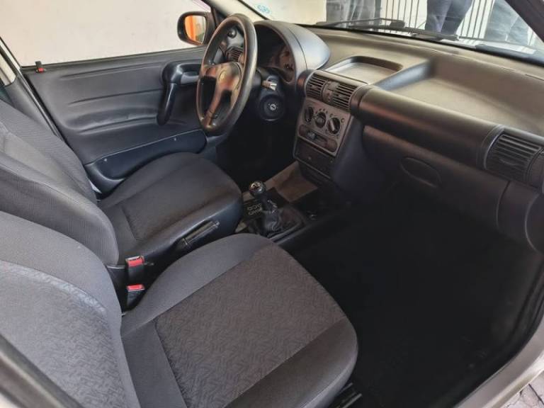 CHEVROLET - CORSA - 2005/2005 - Branca - R$ 19.900,00