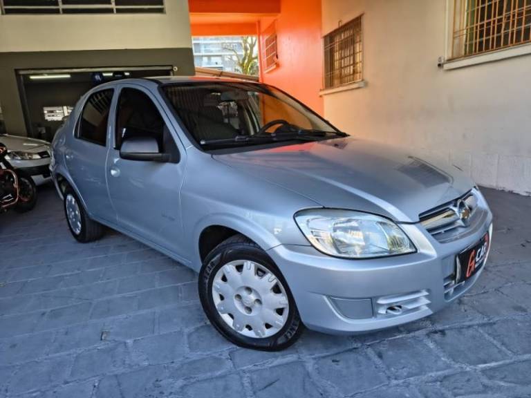CHEVROLET - PRISMA - 2011/2011 - Prata - R$ 27.900,00