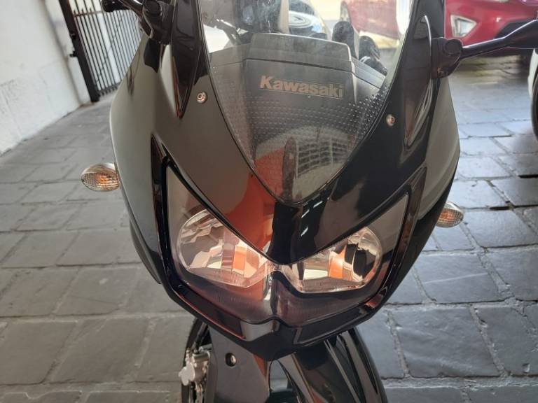 KAWASAKI - NINJA 250R - 2012/2012 - Preta - R$ 16.000,00