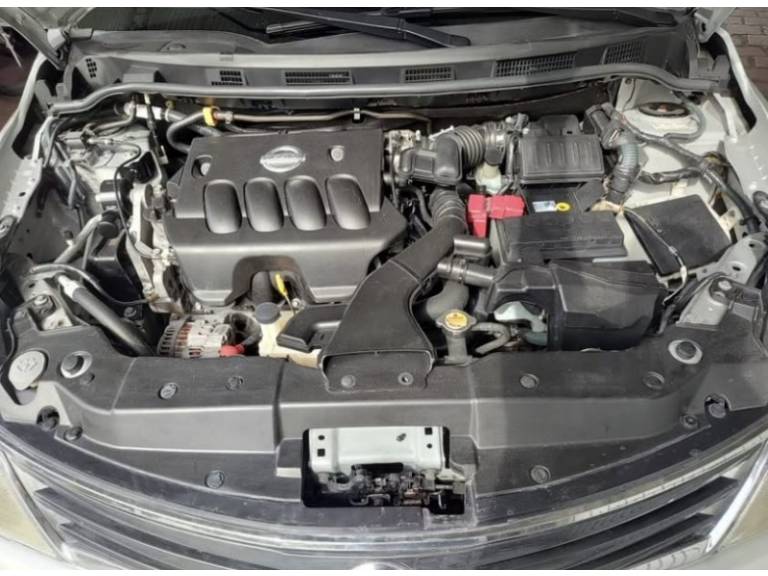 NISSAN - TIIDA - 2010/2010 - Prata - R$ 27.500,00