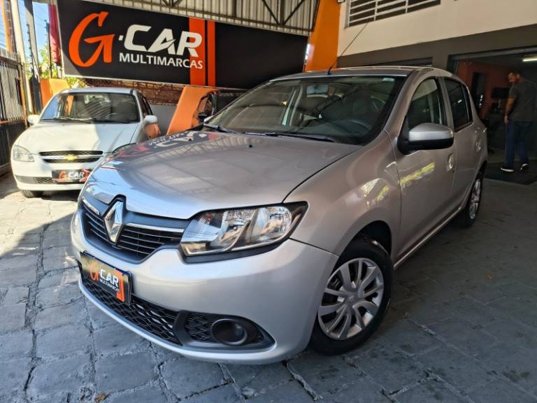 RENAULT - SANDERO - 2015/2015 - Prata - R$ 41.900,00
