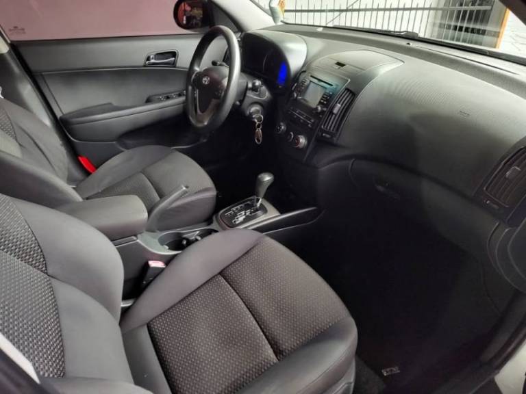 HYUNDAI - I30 - 2011/2011 - Prata - R$ 42.900,00