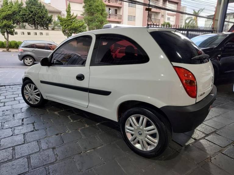 CHEVROLET - CELTA - 2002/2002 - Branca - R$ 27.900,00