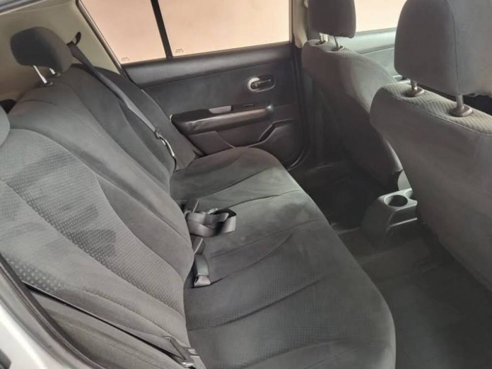 NISSAN - TIIDA - 2010/2010 - Prata - R$ 27.500,00