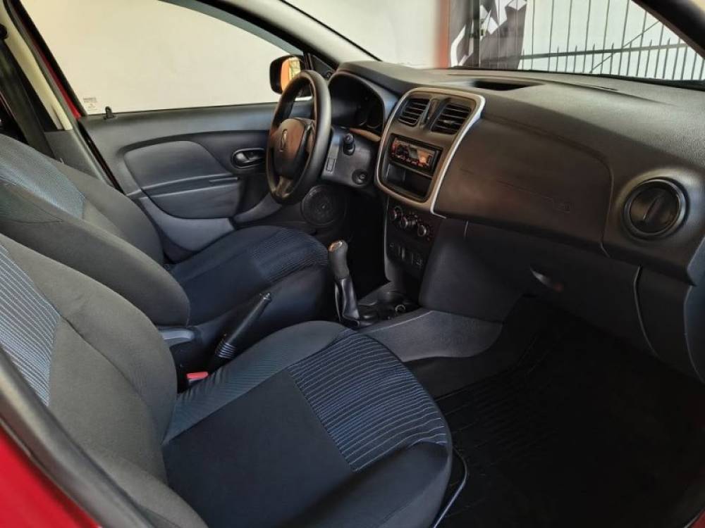 RENAULT - SANDERO - 2015/2015 - Vermelha - R$ 34.900,00