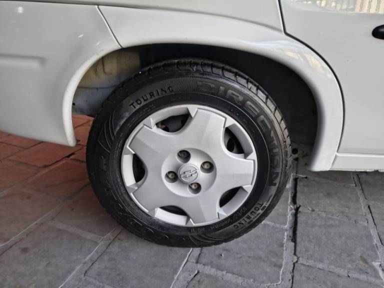 CHEVROLET - CORSA - 2005/2005 - Branca - R$ 19.900,00