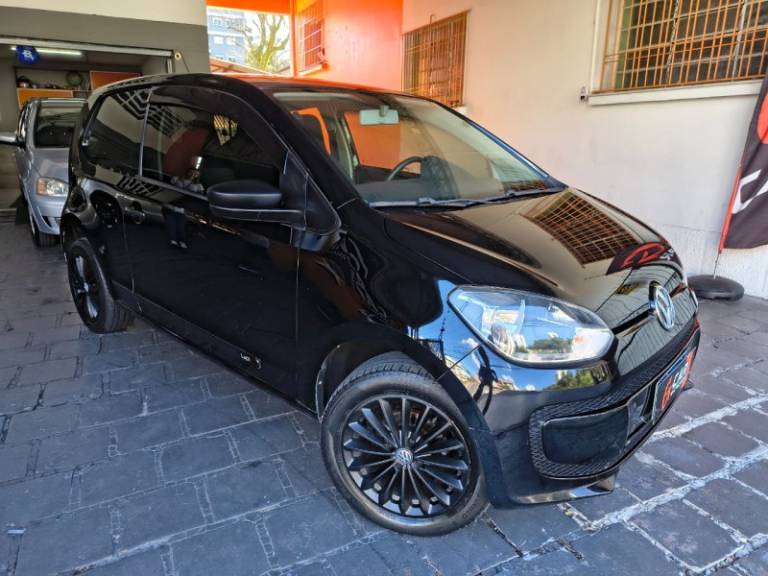 VOLKSWAGEN - UP - 2014/2015 - Preta - R$ 29.900,00