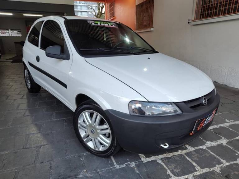CHEVROLET - CELTA - 2002/2002 - Branca - R$ 27.900,00