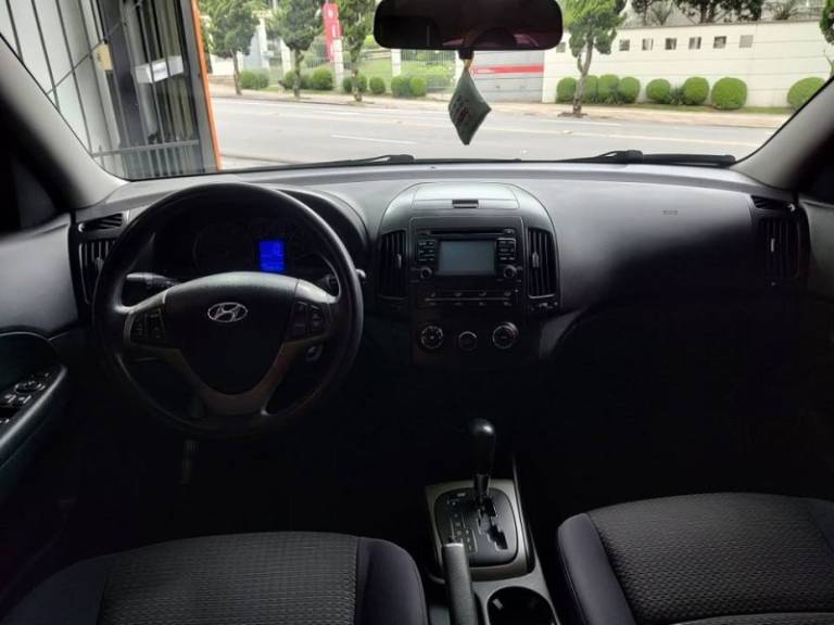 HYUNDAI - I30 - 2011/2011 - Prata - R$ 42.900,00