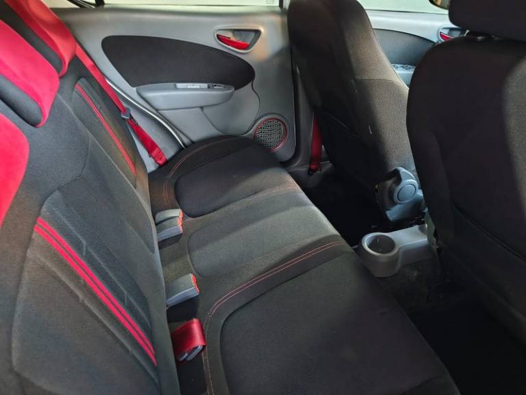 FIAT - PALIO - 2013/2013 - Branca - R$ 37.900,00