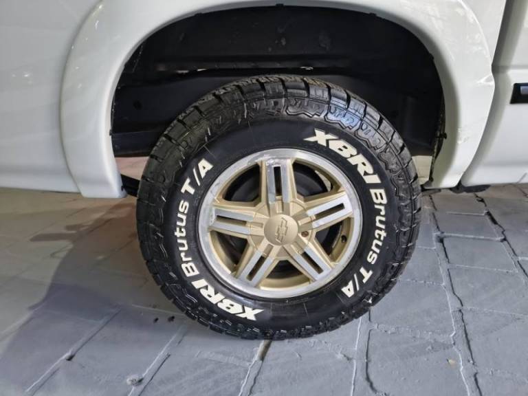 CHEVROLET - S10 - 2006/2006 - Branca - R$ 69.900,00