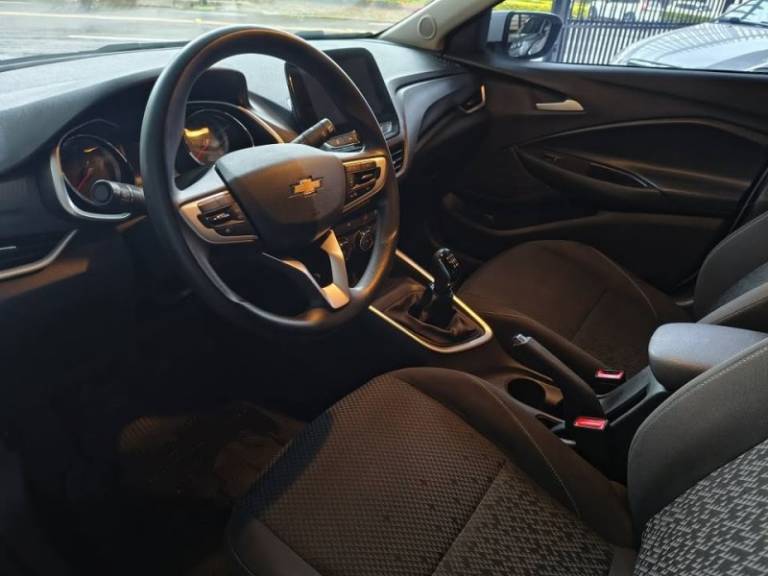 CHEVROLET - ONIX - 2022/2022 - Branca - R$ 77.500,00