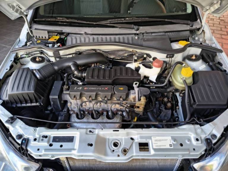 CHEVROLET - CORSA - 2008/2008 - Prata - R$ 23.900,00
