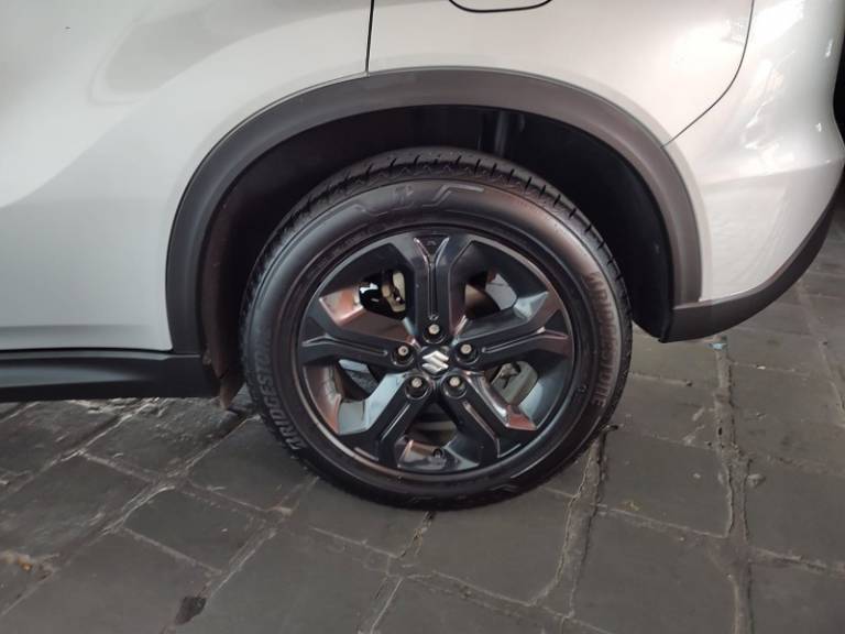 SUZUKI - VITARA - 2017/2018 - Prata - R$ 84.900,00