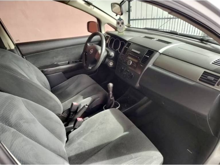 NISSAN - TIIDA - 2010/2010 - Prata - R$ 27.500,00
