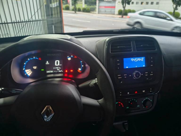 RENAULT - KWID - 2023/2023 - Vermelha - R$ 47.900,00