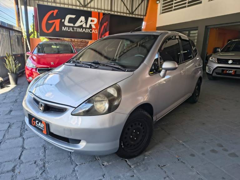 HONDA - FIT - 2004/2005 - Prata - R$ 26.900,00