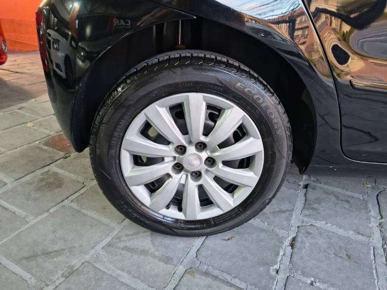 VOLKSWAGEN - FOX - 2012/2012 - Preta - R$ 34.890,00