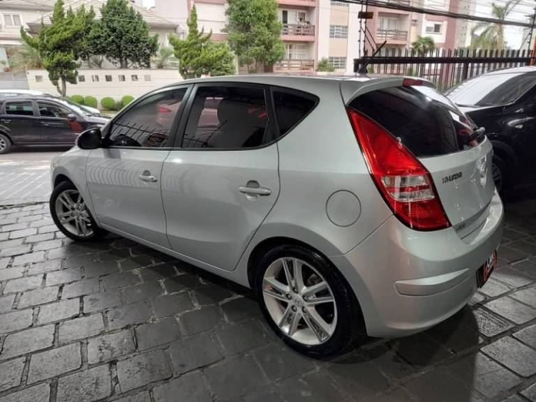 HYUNDAI - I30 - 2011/2011 - Prata - R$ 42.900,00