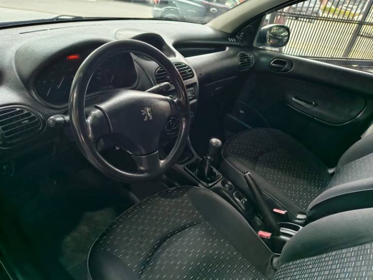 PEUGEOT - 206 - 2008/2008 - Preta - R$ 17.900,00