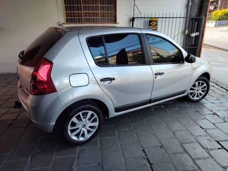 RENAULT - SANDERO - 2012/2012 - Prata - R$ 31.500,00