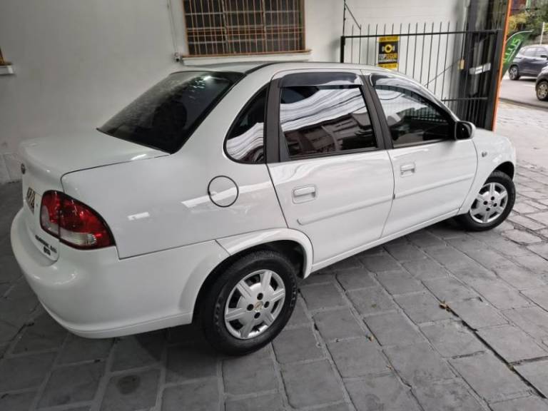 CHEVROLET - CLASSIC - 2013/2013 - Branca - R$ 28.900,00
