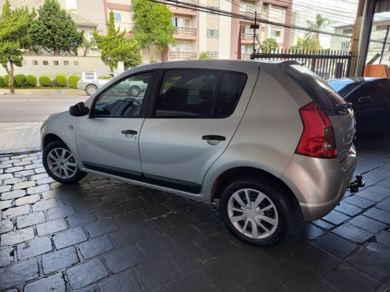 RENAULT - SANDERO - 2012/2012 - Prata - R$ 31.500,00