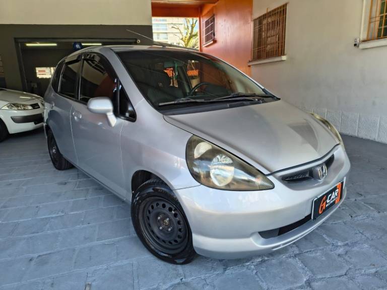 HONDA - FIT - 2004/2005 - Prata - R$ 26.900,00