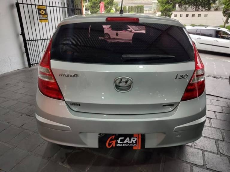 HYUNDAI - I30 - 2011/2011 - Prata - R$ 42.900,00