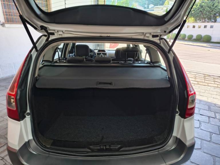 RENAULT - MÉGANE - 2011/2011 - Branca - R$ 29.900,00