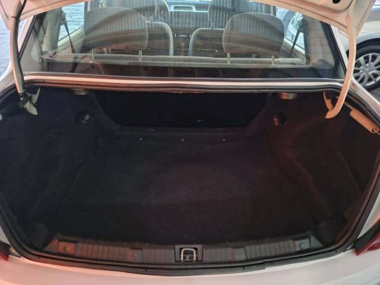 CHEVROLET - CORSA - 2005/2005 - Branca - R$ 19.900,00