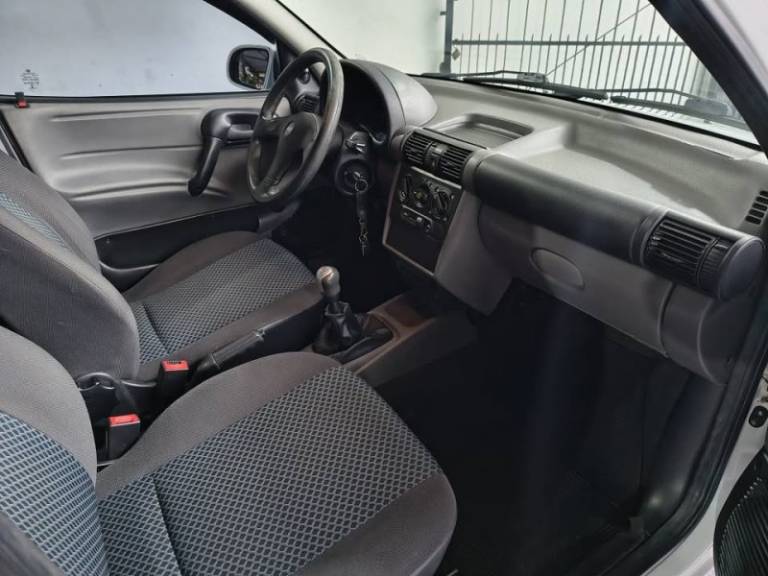 CHEVROLET - CLASSIC - 2013/2013 - Branca - R$ 28.900,00