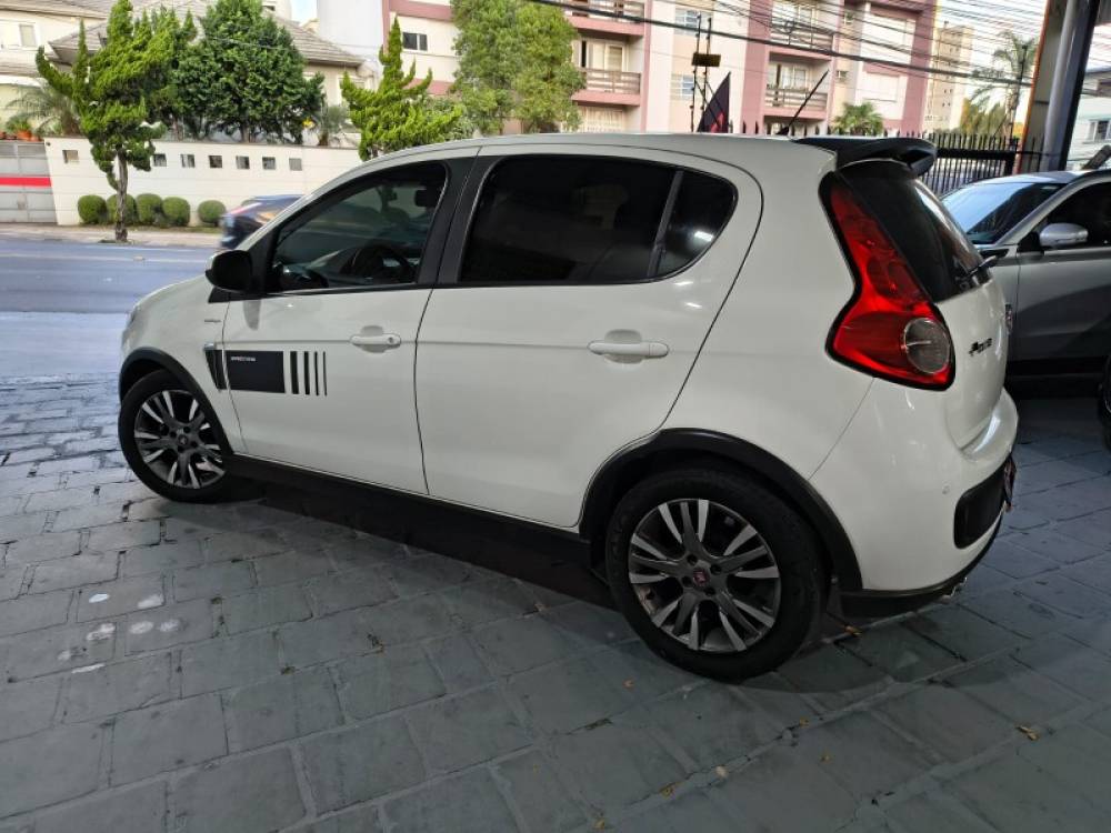 FIAT - PALIO - 2013/2013 - Branca - R$ 37.900,00