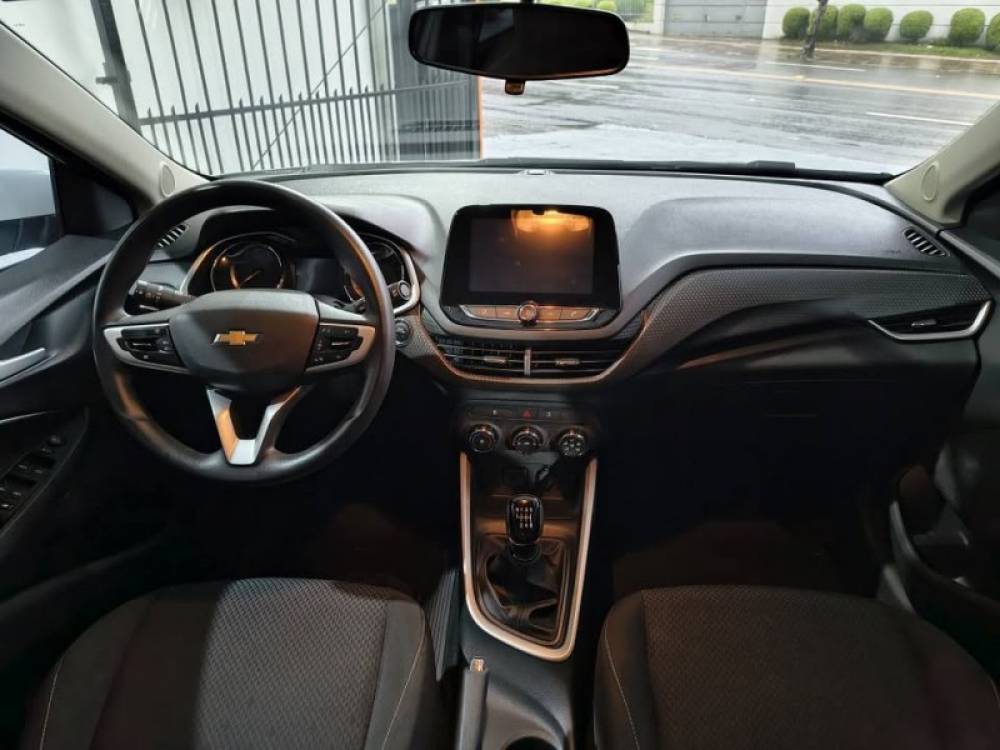 CHEVROLET - ONIX - 2022/2022 - Branca - R$ 77.500,00
