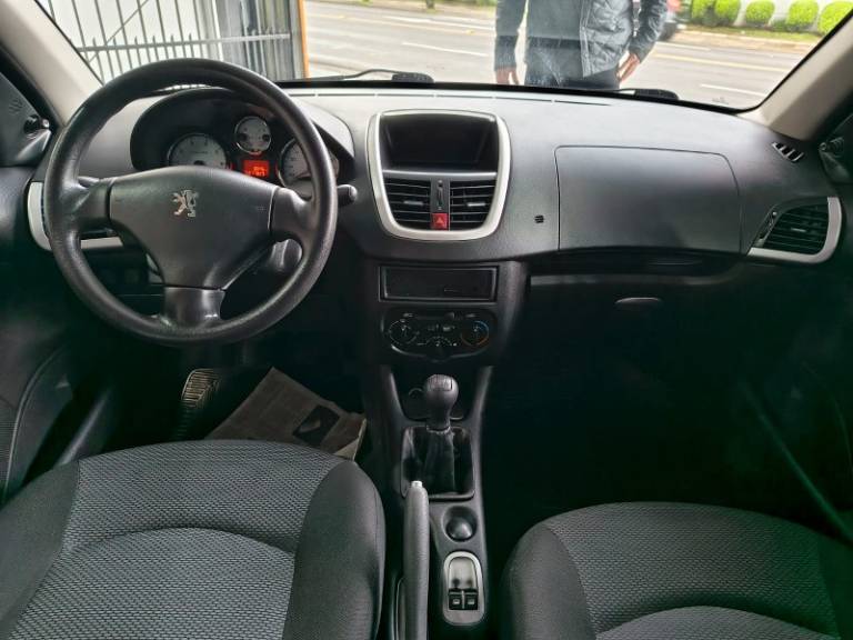 PEUGEOT - 207 - 2012/2012 - Preta - R$ 24.900,00