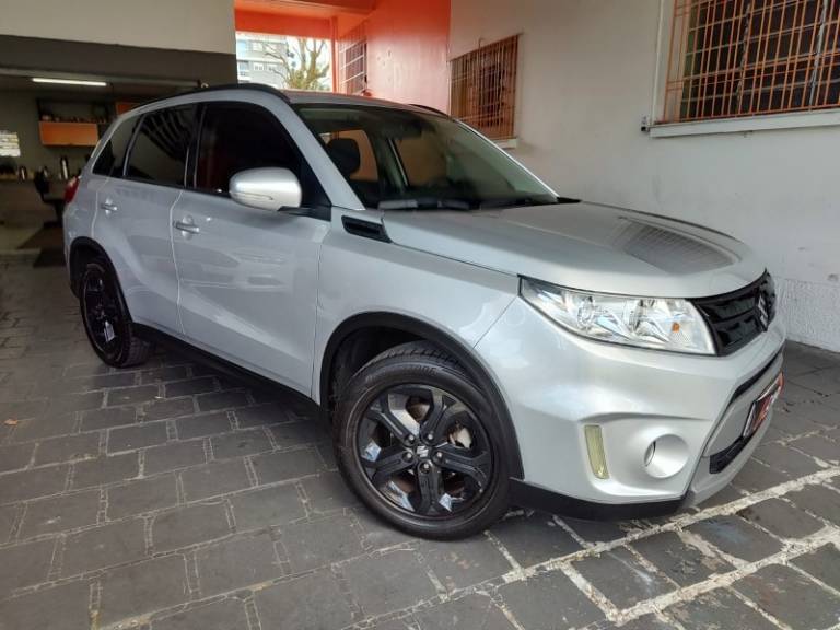 SUZUKI - VITARA - 2017/2018 - Prata - R$ 84.900,00