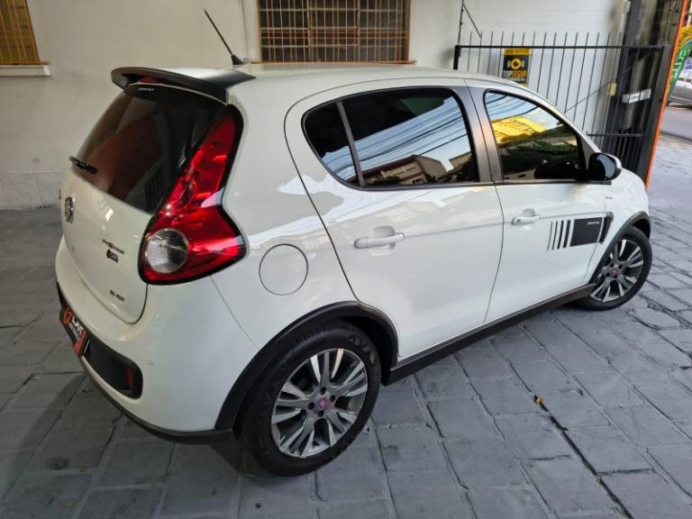 FIAT - PALIO - 2013/2013 - Branca - R$ 37.900,00
