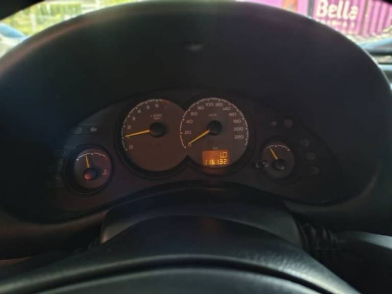 CHEVROLET - CORSA - 2005/2005 - Branca - R$ 19.900,00