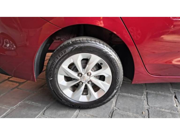 CHEVROLET - ONIX - 2021/2021 - Vermelha - R$ 59.900,00