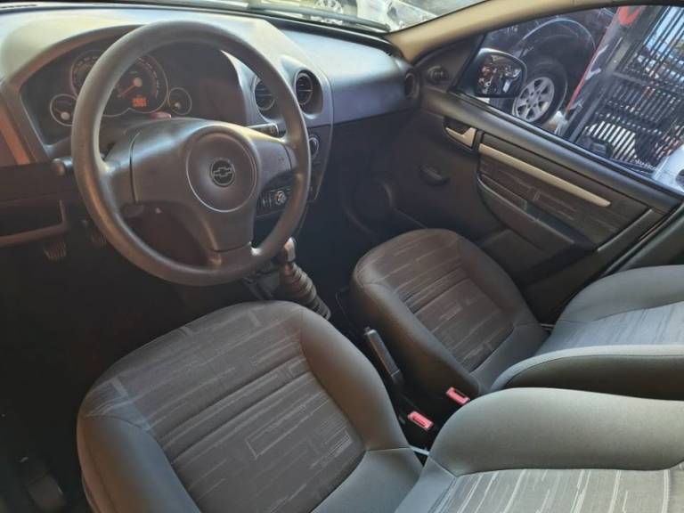 CHEVROLET - PRISMA - 2011/2011 - Prata - R$ 27.900,00
