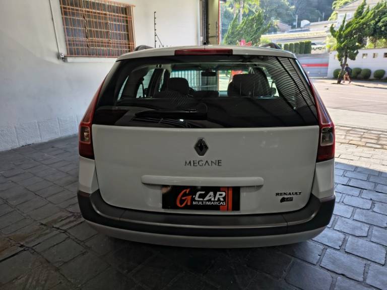 RENAULT - MÉGANE - 2011/2011 - Branca - R$ 29.900,00